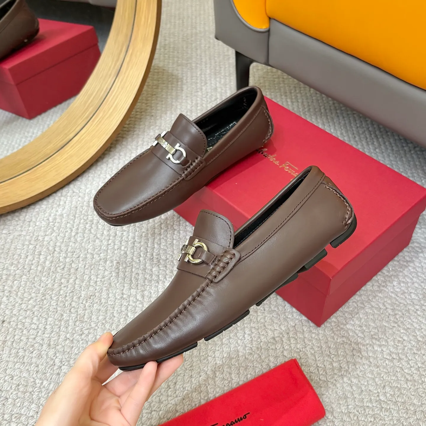 Men's men's shoes 💰420 (Yangli) Ferragamo 〰Ferragamo 2⃣️0⃣️2⃣️5️⃣ New series 👊🏻 Upper 🇮🇹 Italian imported calfskin, original outsole molding. Water-dyed sheepskin lining. The identity of every successful man is set off, and the upper and lower shoes are elegant and stable🚶🏻🚶🏻The high-end custom counter original replica is an eternal classic🔍️Number of codes: 38-46 with counter packaging